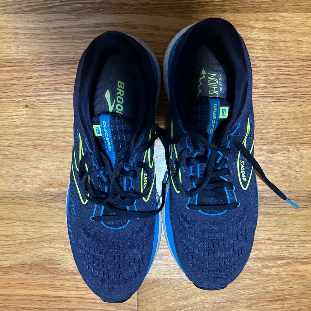 Brooks Men's Blue and Yellow Athletic Shoes